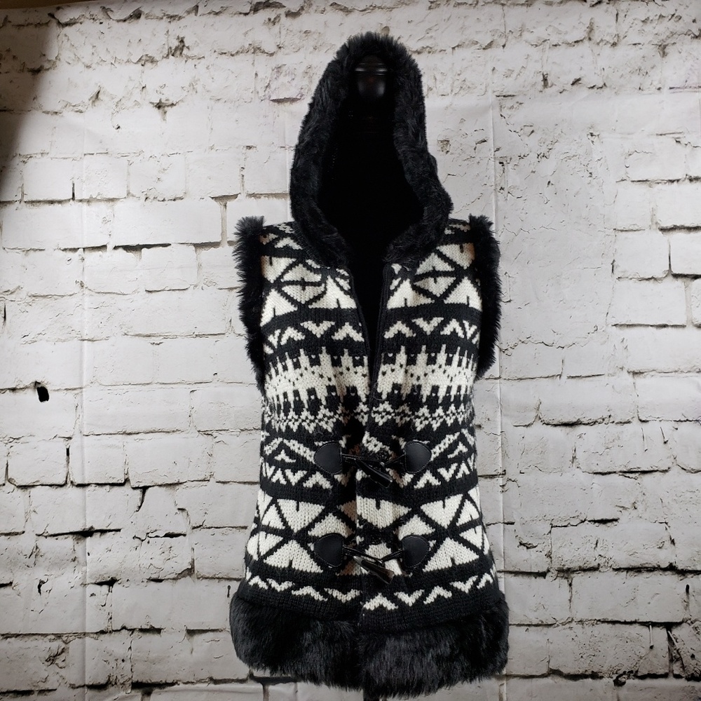 Jessica Simpson Nordic Faux fur sweater vest